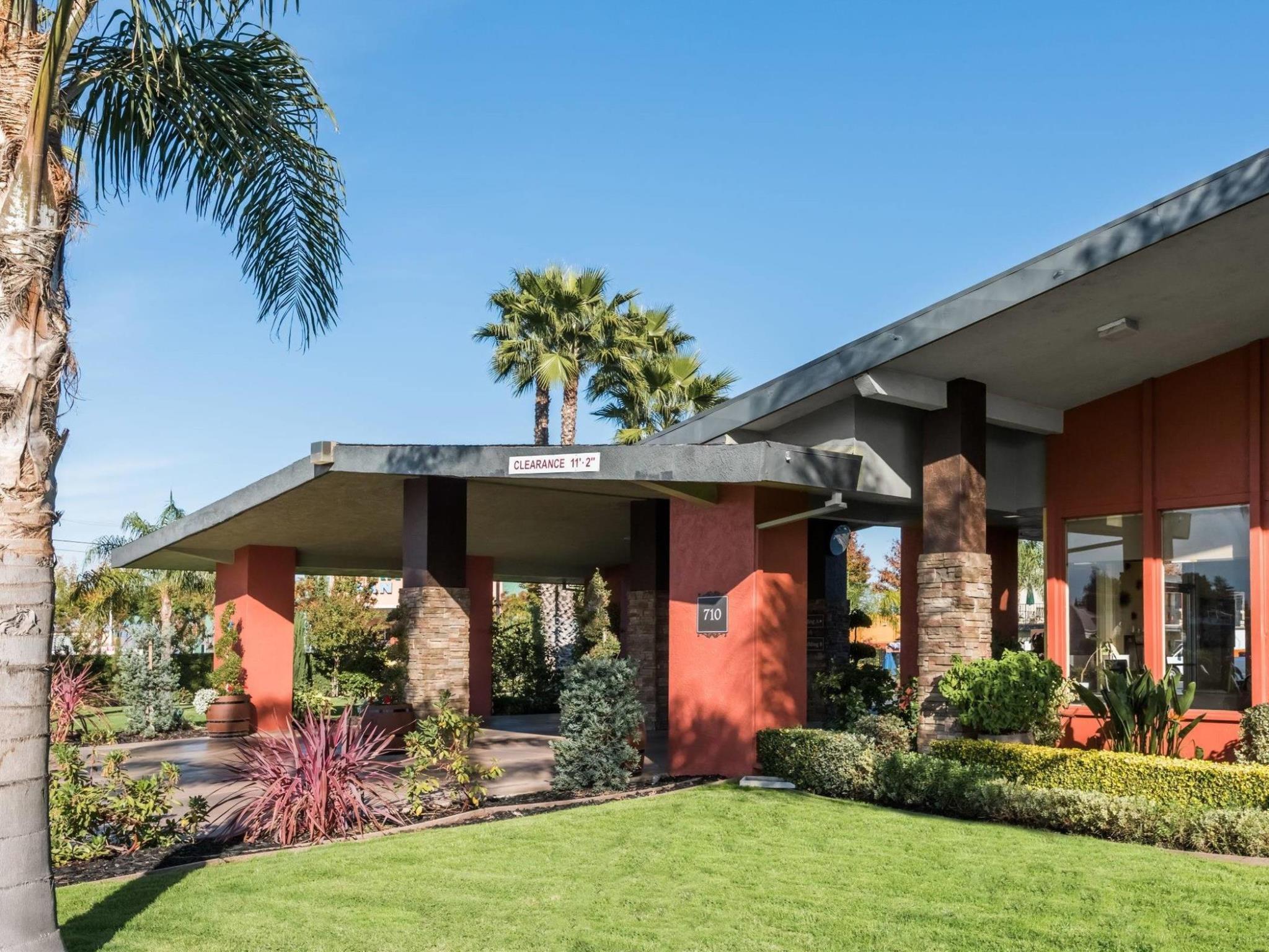 Days Inn & Suites By Wyndham Lodi Exterior foto